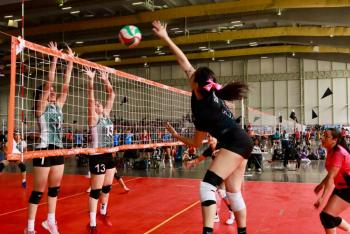 El Festival M&aacute;ster de Voleibol entra en su etapa decisiva con intensas jornadas de eliminaci&oacute;n