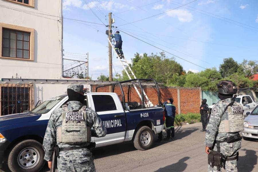 Retiran SSC de San Pedro Cholula y autoridades federales y estatales 52 c&aacute;maras de videovigilancia instaladas de manera irregular