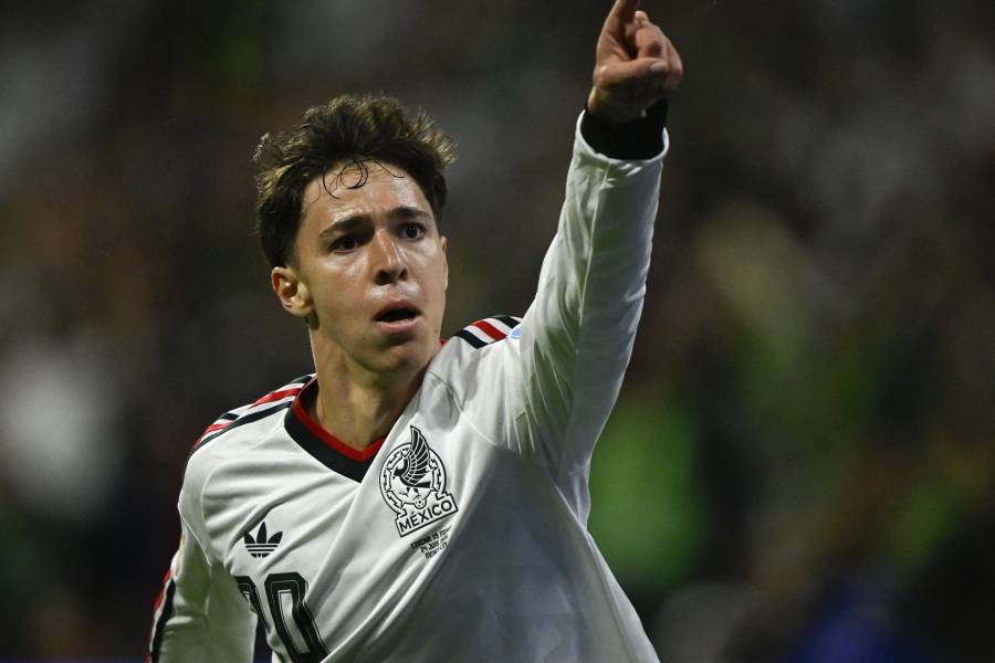 Mateo Chávez celebra nuevo título con el AZ Alkmaar tras vencer al PSV