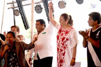 Secretar&iacute;a de Bienestar reconoce a abuelas y abuelos de Barranca Honda