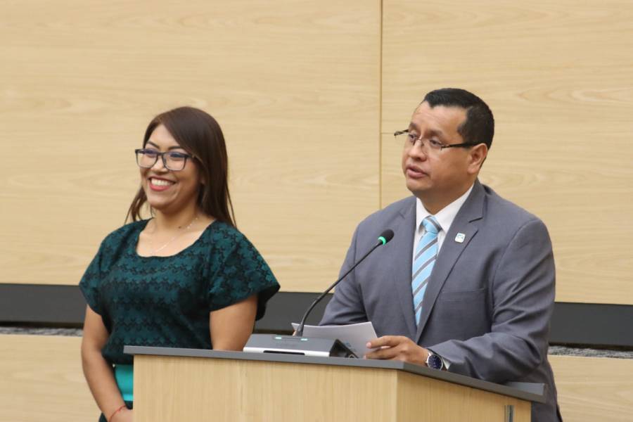 Leonela Mart&iacute;nez y El&iacute;as Lozada impulsan iniciativa para la disminuci&oacute;n progresiva de animales abandonados