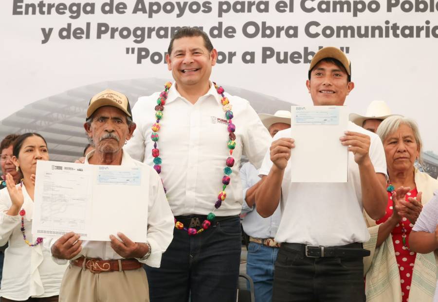Infraestructura carretera y obra comunitaria construyen bienestar en Huatlatlauca: Armenta