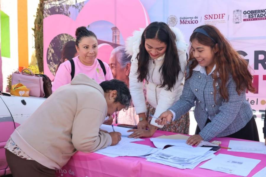 Reciben nutrici&oacute;n 243 familias texmeluquenses con apoyos del SEDIF