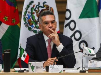 Alejandro Moreno lleva conflicto con el INE a instancias de Estados Unidos