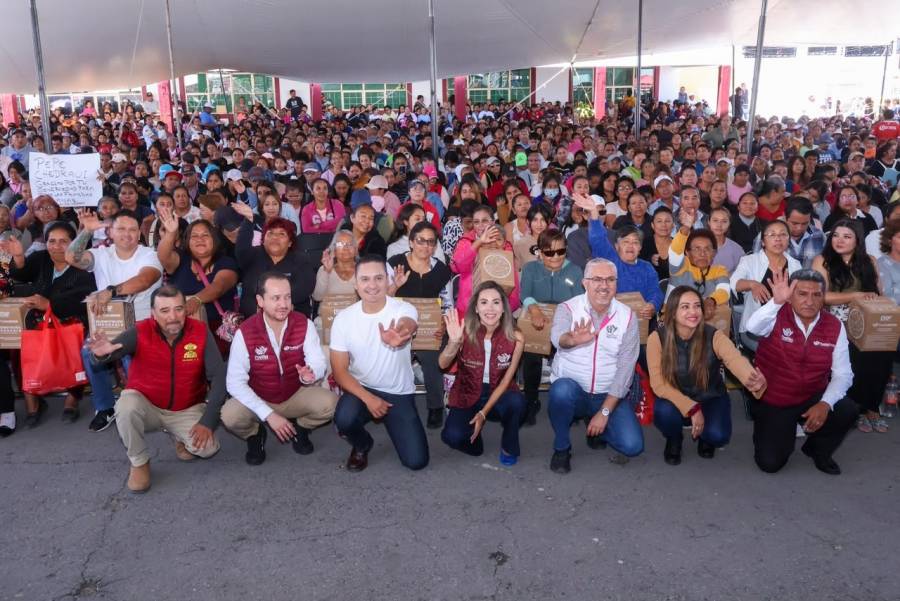 Entrega gobierno de Pepe Chedraui apoyos alimentarios en Guadalupe Hidalgo