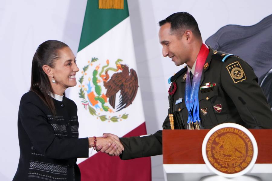 Sheinbaum anuncia aumento de becas para deportistas tras r&eacute;cord de medallas en Centroamericanos