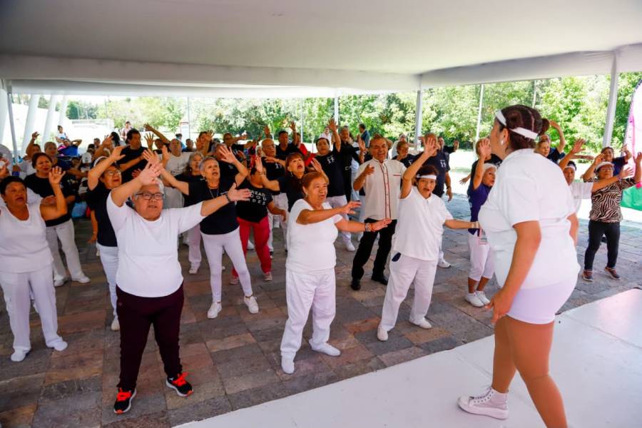 Realiza DIF Puebla Capital activaci&oacute;n f&iacute;sica masiva de personas adultas mayores en la Laguna de Chapulco