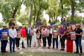 Con tradici&oacute;n y orgullo cholulteca, Tonantzin Fern&aacute;ndez presenta la Cabalgata de Inicio de Feria