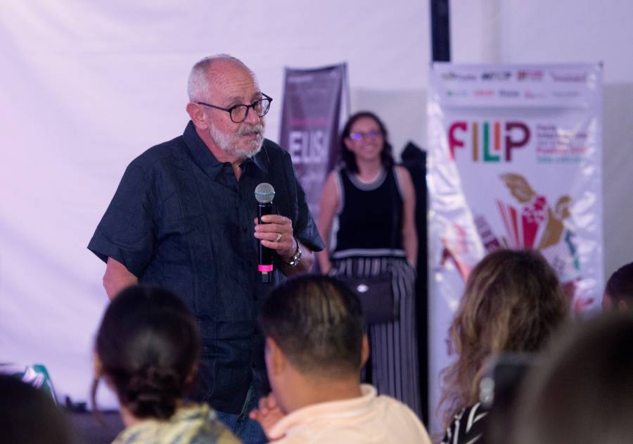 Puebla vive una fiesta de las letras con Xavier Velasco y Benito Taibo
