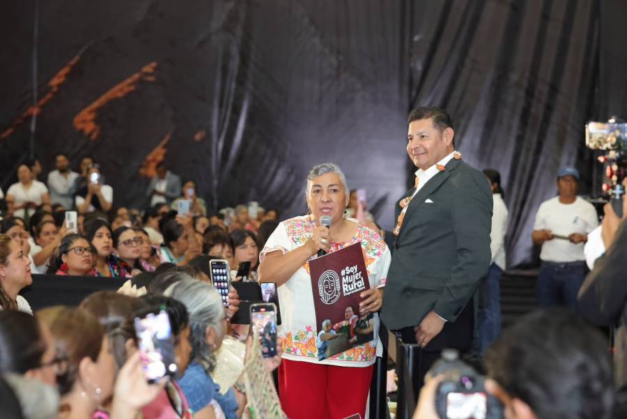 Mujeres rurales reciben apoyos sin precedentes y transforman con su talento la econom&iacute;a poblana