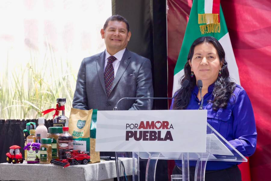 Puebla atiende m&aacute;s de 135 mil hect&aacute;reas del campo con maquinaria y tecnolog&iacute;a