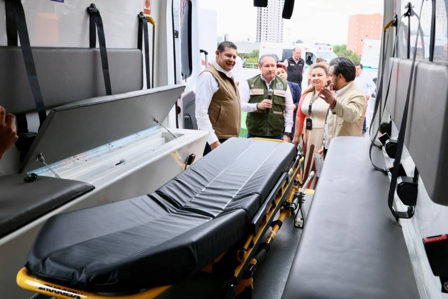 Nuevas ambulancias optimizan la atenci&oacute;n m&eacute;dica del IMSS en Puebla