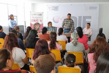Omar Mu&ntilde;oz respalda a maestras y personal de los CAIC