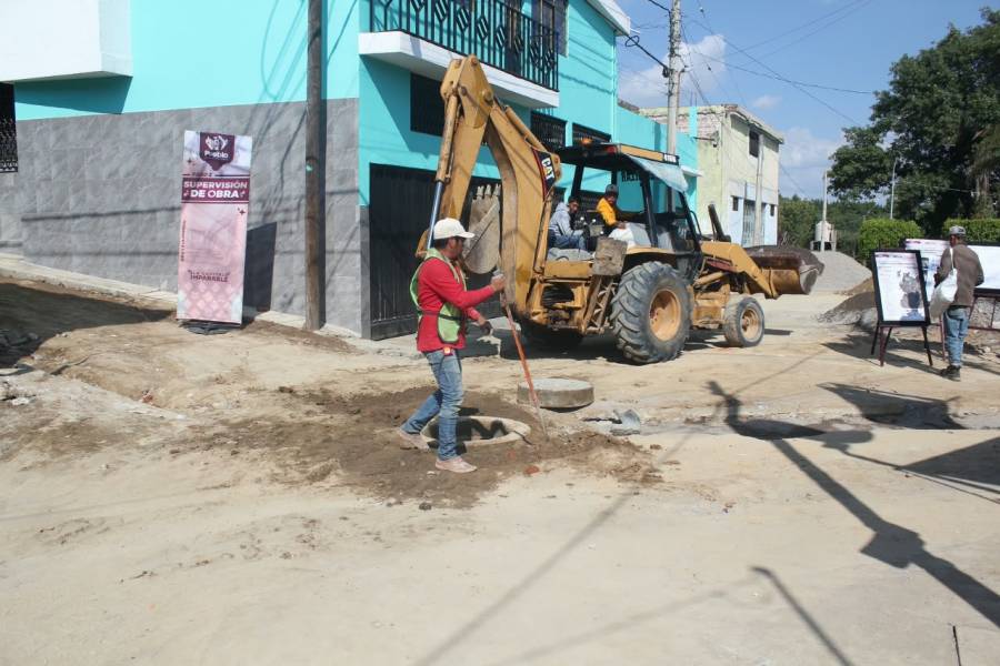 Supervisa Gobierno de Pepe Chedraui construcci&oacute;n de red de alcantarillado sanitario en la Junta Auxiliar Ignacio Romero Vargas