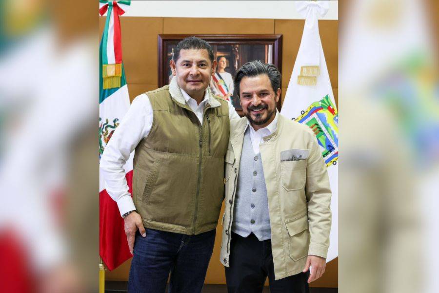 Armenta y Zo&eacute; Robledo revisan proyectos pendientes del IMSS en Puebla
