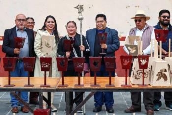 Con 500 faroles, Tonantzin Fern&aacute;ndez respalda las tradiciones de Cholula