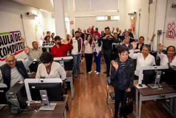 Aborda DIF Puebla Capital medios digitales y fraudes cibern&eacute;ticos con personas adultos mayores