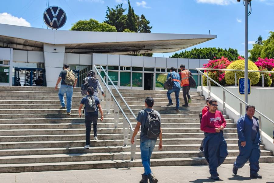 Volkswagen y sindicato acuerdan aumento global de 10.04% y evitan huelga en Puebla