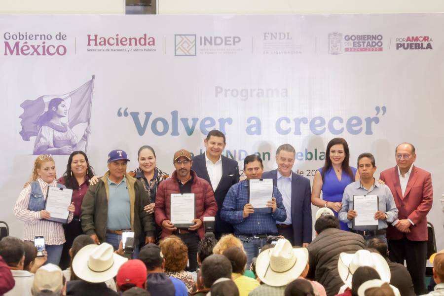 “Volver a Crecer” libera 614 mdp en adeudos para familias del campo en Puebla