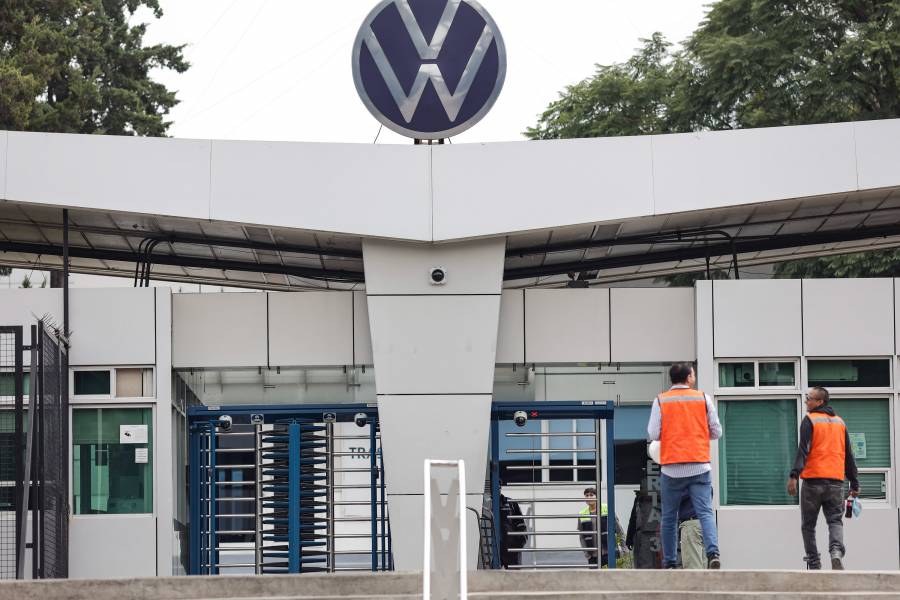 SITIAVW rechaza haber pactado despidos tras suspensi&oacute;n de turno en Volkswagen Puebla