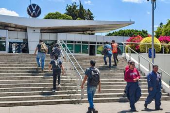 Gobierno de Puebla busca alternativas laborales ante posibles despidos en Volkswagen