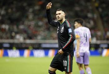 Santiago Gim&eacute;nez deja al AC Milan para iniciar una nueva etapa con el Porto
