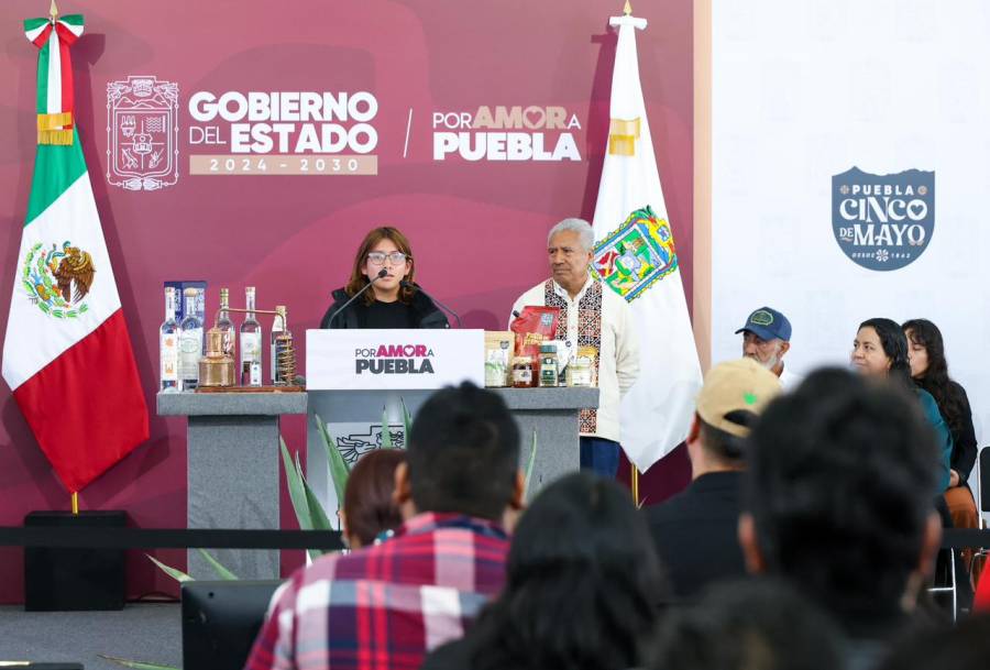 Mantiene SEP atenci&oacute;n permanente a la Escuela Normal Rural “Carmen Serd&aacute;n” de Teteles
