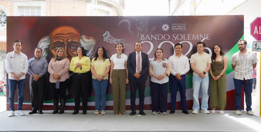 Alcalde de Texmelucan encabeza pega de Bando Solemne para dar inicio a las Fiestas Patrias 2026
