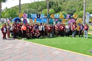 Tere Alfaro acompa&ntilde;a a m&aacute;s de 600 adultos mayores al parque acu&aacute;tico