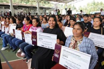 Gobierno del Estado transforma en grande con obra comunitaria y justicia energ&eacute;tica