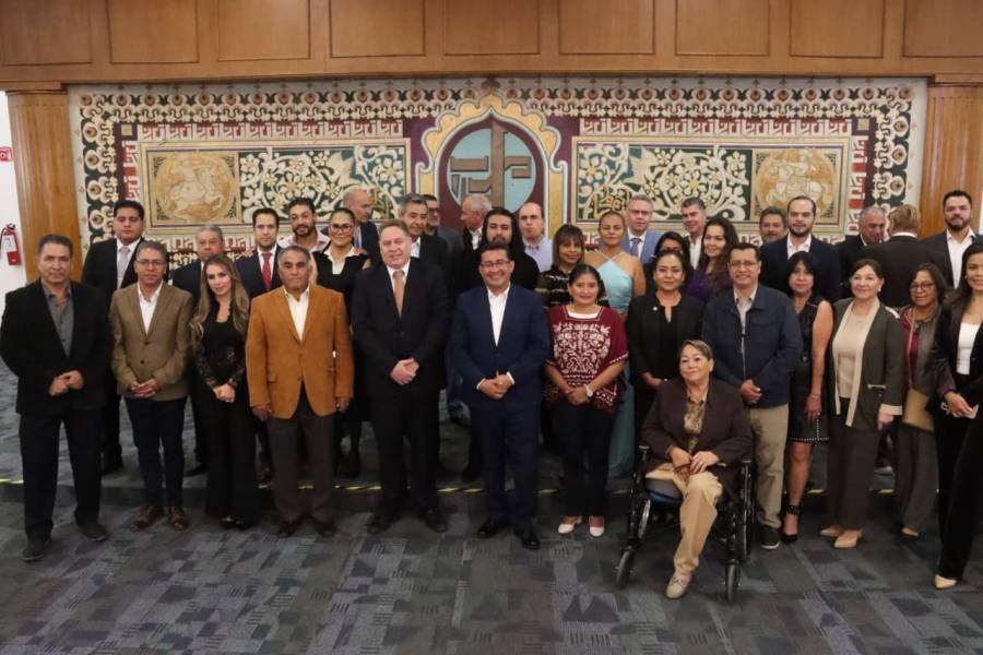 Diputadas y diputados transformar&aacute;n en Leyes propuestas del sector empresarial: P&aacute;vel Gaspar
