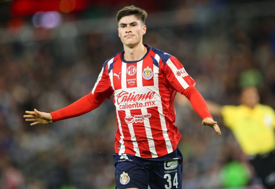 Armando González destaca con doblete y asistencia en triunfo del Olympiacos