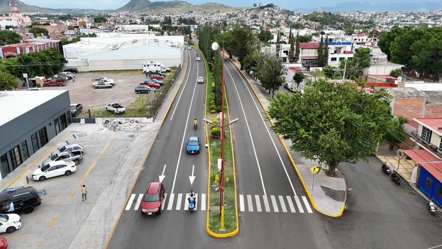Equipo de resultados en Atlixco: Ariadna Ayala inaugura rehabilitaci&oacute;n de avenida principal