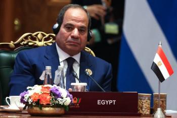 El director de la CIA se reunioacute con el presidente egipcio Al Sisi en El Cairo