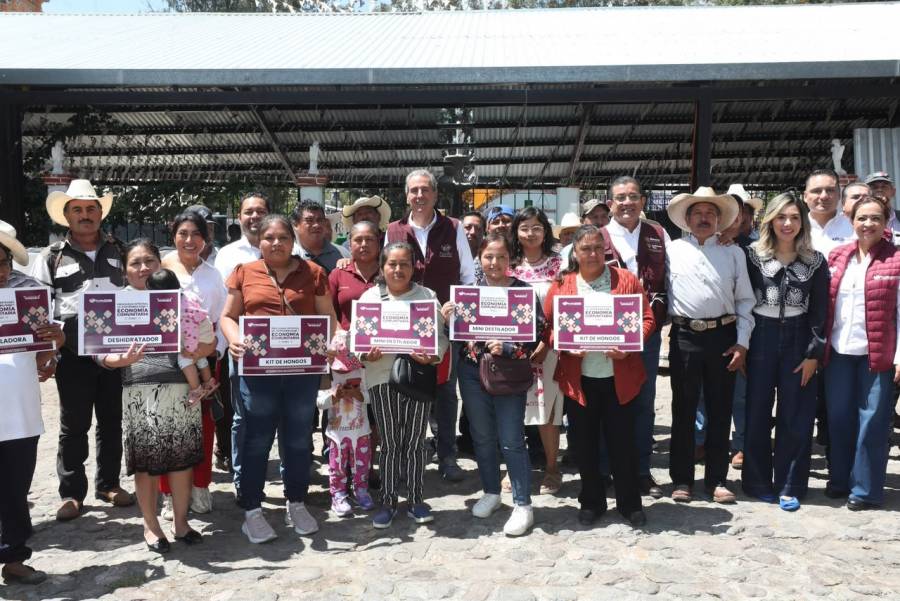 Pepe Chedraui impulsa el progreso comunitario en favor de productores mezcaleros y agr&iacute;colas