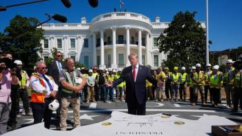 Trump inaugura helipuerto en la Casa Blanca mientras crece disputa con medios por restricciones a la prensa