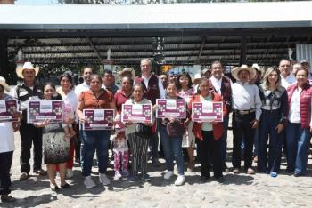 Pepe Chedraui impulsa el progreso comunitario en favor de productores mezcaleros y agr&iacute;colas