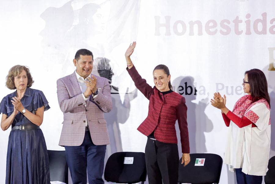 Anuncia Sheinbaum 18 nuevos bachilleratos y consultorios del IMSS-Bienestar en Puebla