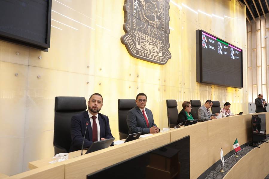 Roberto Zataráin, Marcos Castro y Delfina Pozos presentan iniciativas para la regulación de dispositivos móviles en escuelas 