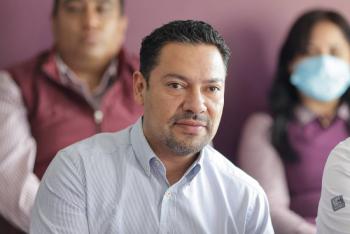 Andr&eacute;s Villegas niega renuncia de Mateo Hern&aacute;ndez y respalda su permanencia en el cargo