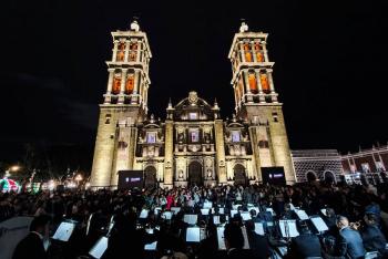 Puebla estrena nueva iluminaci&oacute;n en la Catedral con 460 puntos de luz