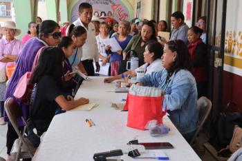 SMDIF Cuautlancingo entrega apoyos alimentarios en San Lorenzo Almecatla