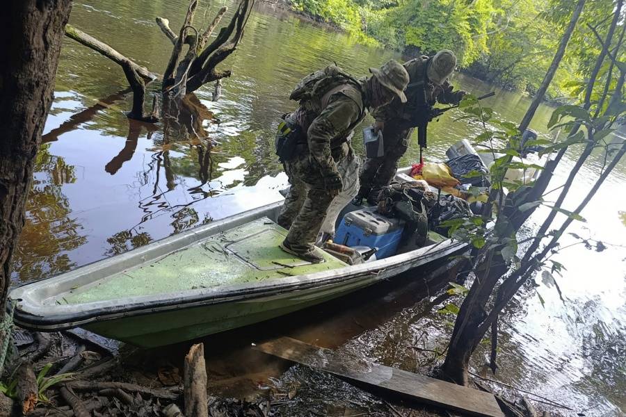 Militares y policías de Perú se enfrentan con disidentes de las FARC en frontera con Colombia