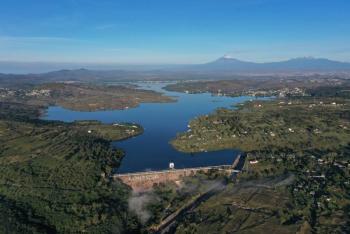Gobierno de Puebla comprar&aacute; cosechadoras para retirar hasta 60 toneladas diarias de lirio en Valsequillo