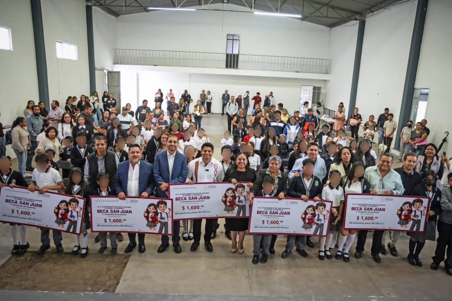 Omar Mu&ntilde;oz reconoce la excelencia con Becas San Juan