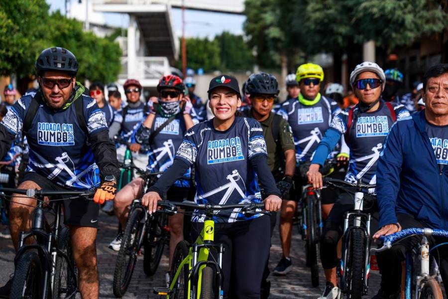 Promueve Lupita Cuautle el uso responsable de la bicicleta y la convivencia familiar en San Andr&eacute;s Cholula