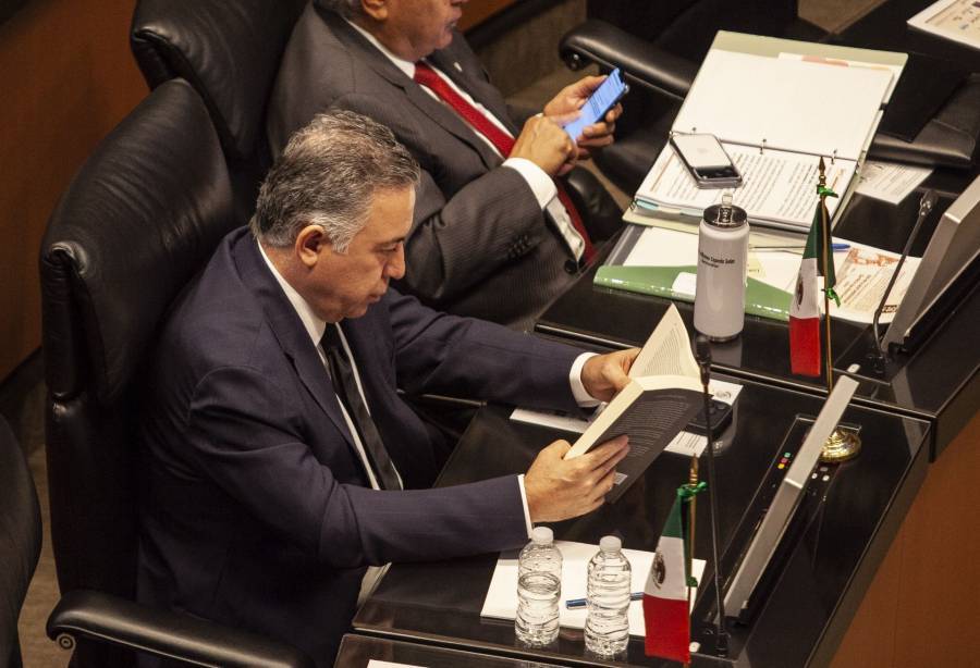 Enrique Inzunza entrega informe en el Senado tras meses de ausencia y en medio de se&ntilde;alamientos en su contra