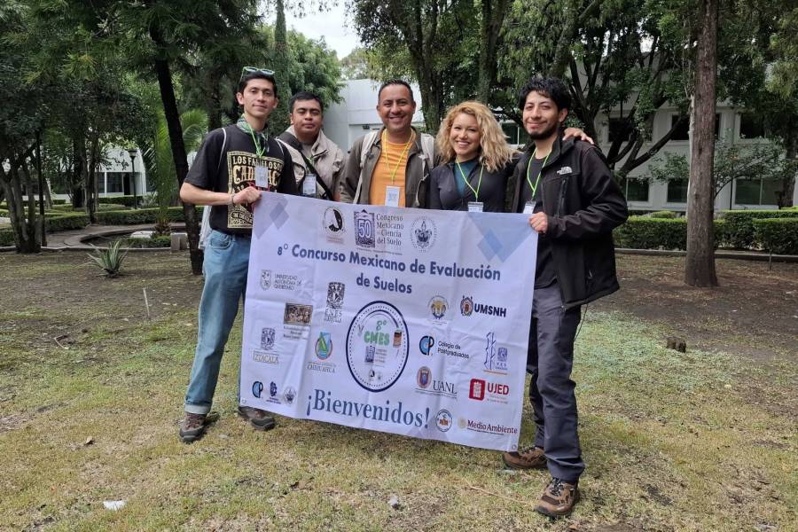 Eval&uacute;an estudiantes de todo el pa&iacute;s los suelos en Puebla