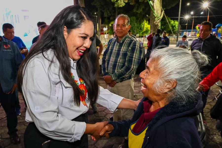 Tonantzin Fern&aacute;ndez destaca apoyos y obras durante informe en San Gregorio Zacapechpan