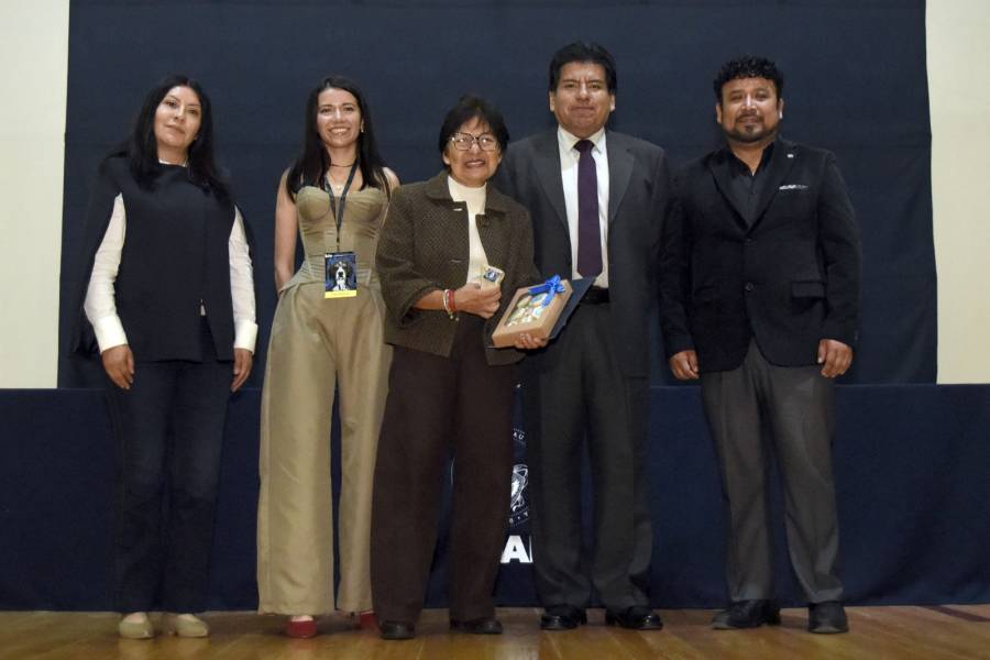 Aborda Rectora Lilia Cedillo las infecciones emergentes en animales dom&eacute;sticos